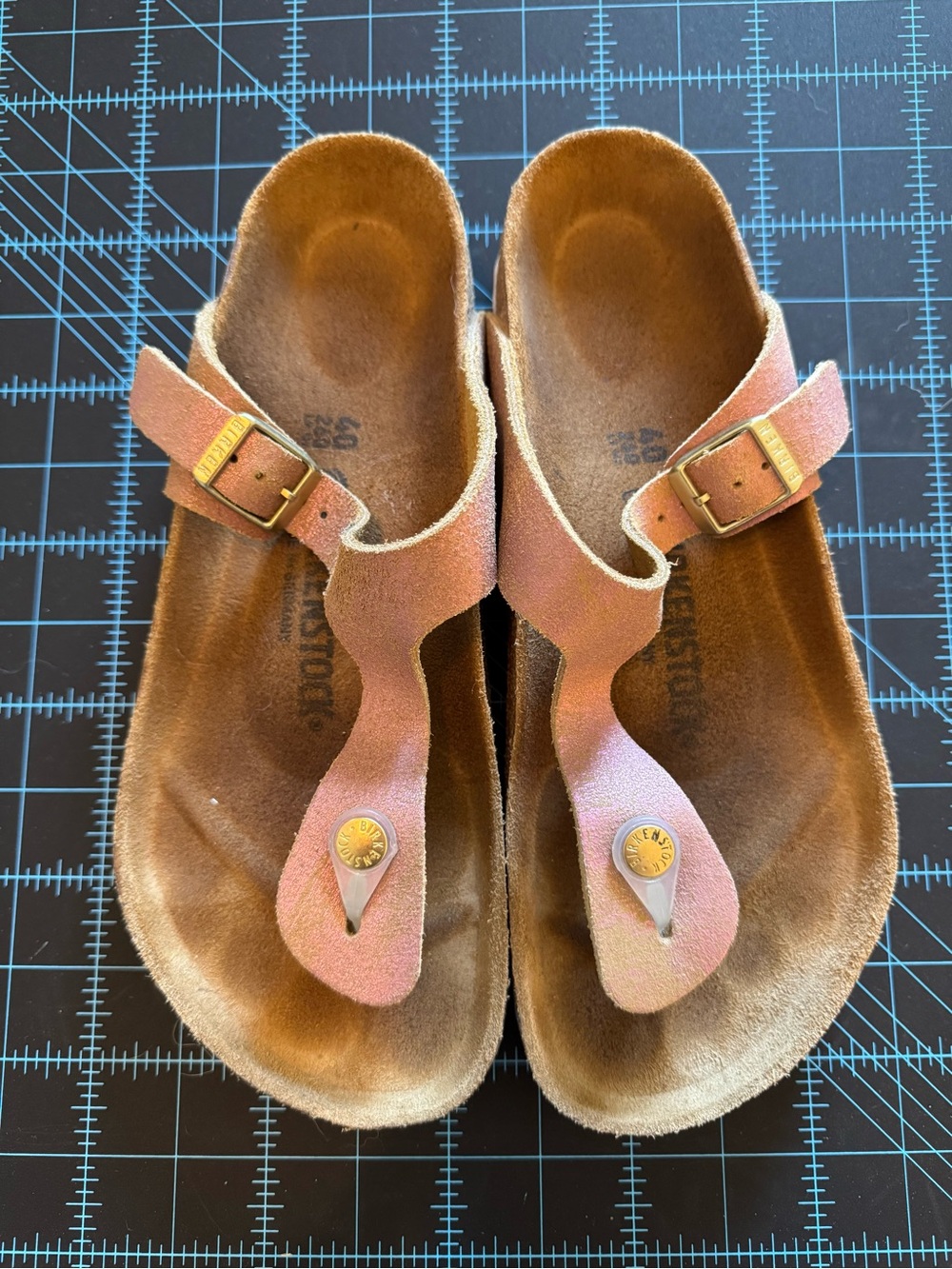 Birkenstock Gizeh Sz 40 Pink Metallic